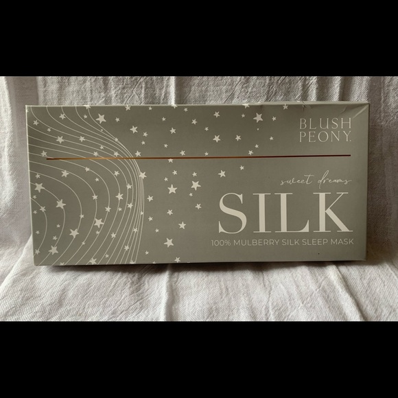 Plush Peony Sweet Dreams Sleep Mask - Picture 1 of 2